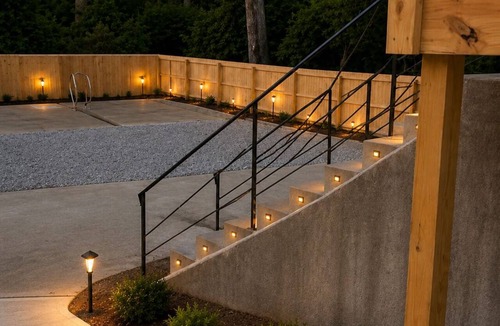 Lindridge-Martin Manor House | Cozy Buckhead Luxe Retreat