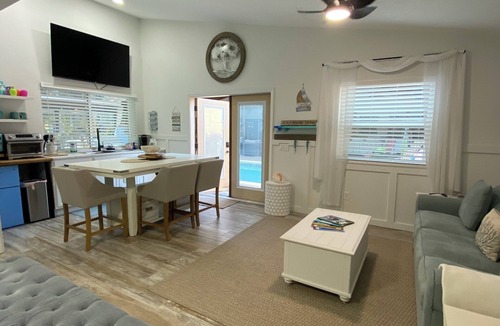 Port Orange House | Cozy bungalow in serene Port Orange