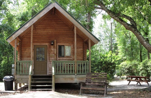 Mayo Cabin | Cozy cabin 23 with Wi-Fi, AC, fitness room in charming Mayo