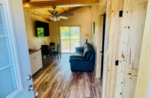Horton Cabin | Cozy Cabin by Turtle Creek w/pond view