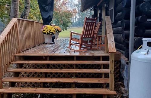 Opelika Cabin | Cozy Cabin for Two by the Lake for a Peaceful Escape in Opelika, Alabama