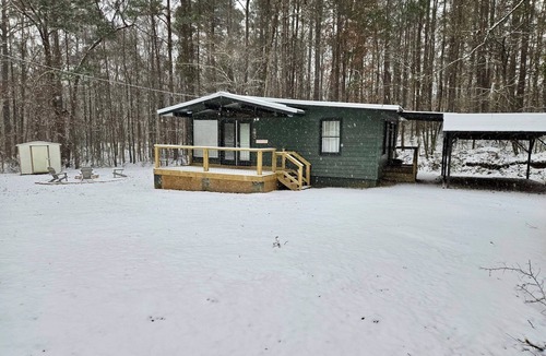 Cataula Cabin | Cozy Cabin Near Callaway Gardens