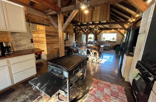 Jasper Cabin | Cozy cabin on Jasper side of Smith Lake. Close to all amenities!