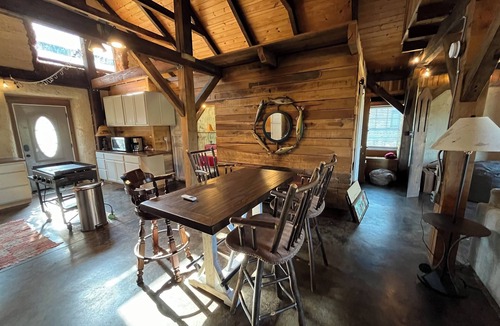 Jasper Cabin | Cozy cabin on Jasper side of Smith Lake. Close to all amenities!