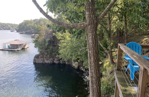 Crane Hill House | Cozy Cabin on the Bluff with the best view on Lewis Smith Lake