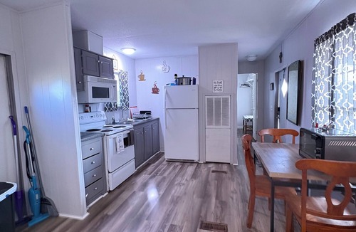 Boothville-Venice Cabin | Cozy camp on private property minutes from hunting, fishing and restaurants.