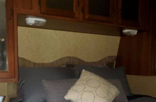 Milton House | Cozy camper in the country under construction