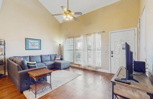 El Centro Beach House | Cozy coastal condo with a loft shared pool and beach access