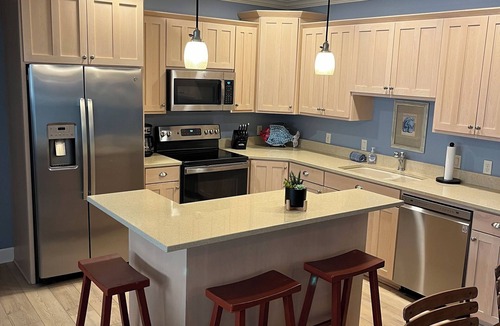 Grand Haven Condo | Cozy, convenient poolside by canal and beach .9 m Downtown shops and eateries