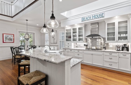 Watercolor House | Cozy Cottage Near Boathouse w/Grill