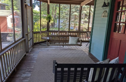 Grand Haven Cottage | Cozy Cottage with Lake view!