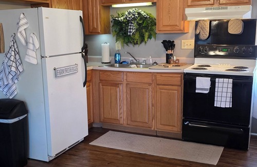 Statesboro Cottage | Cozy Country Cottage in enchanting Statesboro with AC