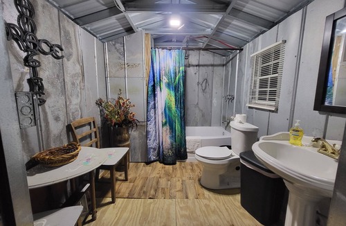 Live Oak Cottage | Cozy Cowboy Cottage Glamping in Live Oak, Fl