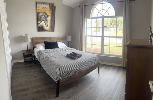 Florida Pines House | Cozy cut out