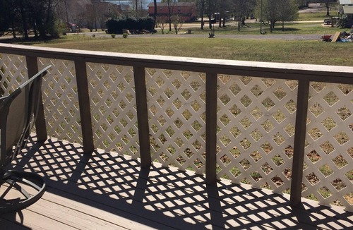 Groveoak House | Cozy fishing cabin with lake view & boat parking “Come catch some memories “