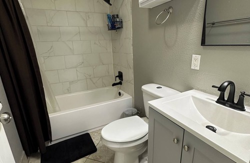 Dillard House | Cozy Gentilly Gem located 3 miles from the French quarters!
