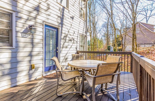 Cartersville House | Cozy Getaway: Extended Stay, 5BR Open Air Near DT