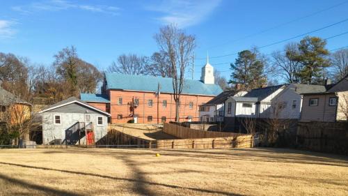 Atlanta Apartment | Cozy Ground Floor 2BR Near Downtown & Stadiums