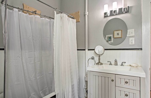 Bywater House | Cozy Historic Duplex, 1 Mi to French Quarter!