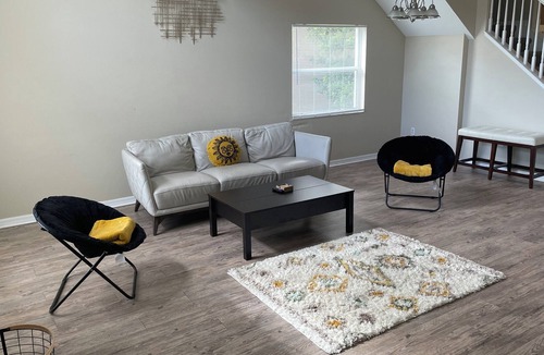 Winter Springs House | Cozy Home 4 bedroom 5 bed with Jet Tub.