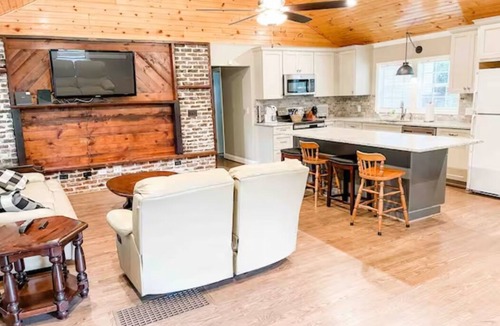 Shannon House | Cozy home just minutes from Golf, UAB, Wedding Venues