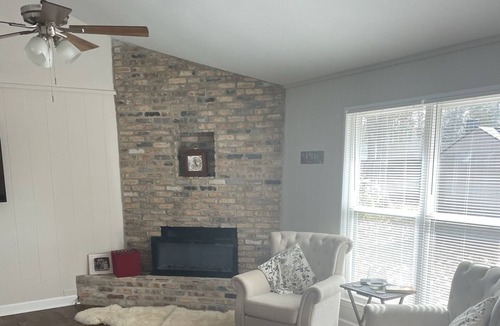Mandeville House | Cozy Home, Large wooded yard-Great for children and pets-35 minutes to Nola
