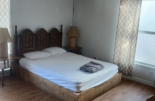 Mayo Hotel | Cozy hotel suite in peaceful Mayo with AC, WiFi, fitness room