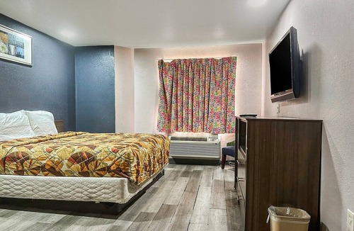 Jackson Hotel | Cozy King Bed|Smoking|Jackson