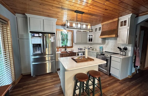 Lineville House | Cozy Lake Wedowee Home with Private Dock, 2 slips and 100 ft of lake frontage