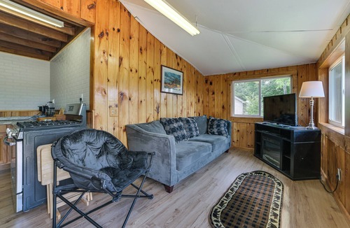 Lupton Cabin | Cozy Lupton Cabin Near George Lake & Trails