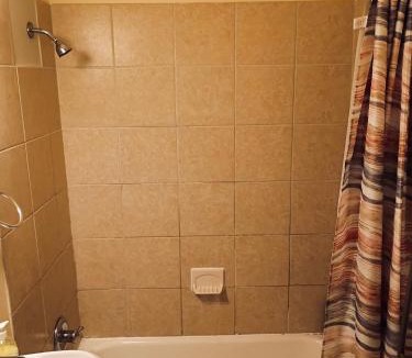 Atlanta House | Cozy Northside Retreat Room 4 with Shared Bathroom