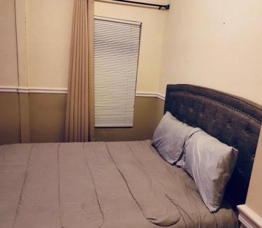 Atlanta House | Cozy Northside Retreat Room 4 with Shared Bathroom