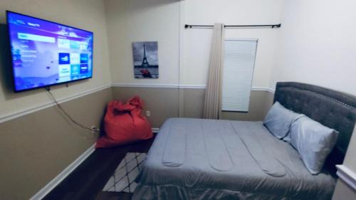 Atlanta House | Cozy Northside Retreat Room 4 with Shared Bathroom