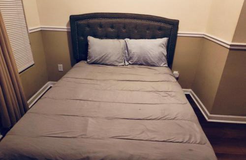 Atlanta House | Cozy Northside Retreat Room 4 with Shared Bathroom
