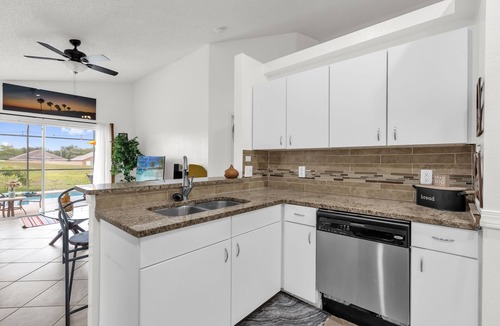Florida Pines House | Cozy Pool Near Disney: Relax, Recharge, Repeat