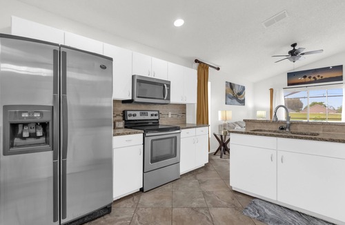 Florida Pines House | Cozy Pool Near Disney: Relax, Recharge, Repeat