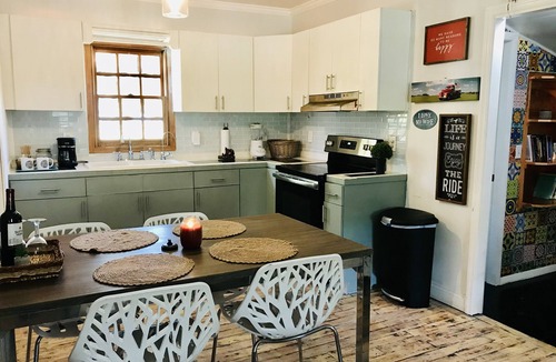Umatilla Cottage | Cozy & Quaint! The Little Cottage for Big Hearts. A peaceful getaway in Florida!