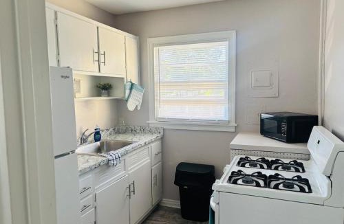 Candler Park Apartment | Cozy retreat in the heart of little 5 points