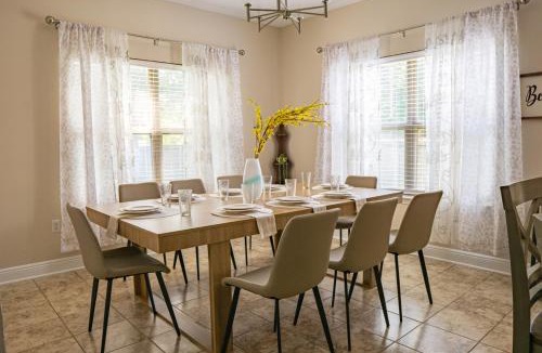 Crestview House | Cozy Retreat Patio Big Kitchen Fishing Nearby