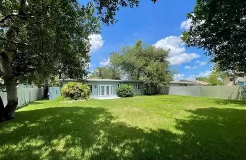 Fairview Shores House | Cozy Retreat + Pet Friendly + 8 minutes to Park Ave - Downtown Winter Park