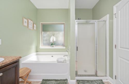 Crestview House | Cozy Retreat with Patio, Big Kitchen and Fishing Nearby