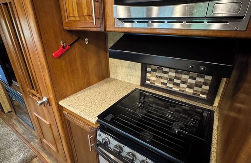 Prichard House | Cozy RV in Prichard with WiFi, AC