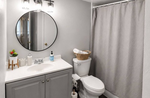 Springlake Condo | Cozy/Safe 1-bedroom condo in Shreveport with Fast-WiFi