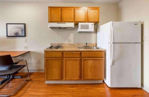 Pelham Apartment | Cozy Studio 6 Pelham|1 Full Bed, Smoking| Kitchen
