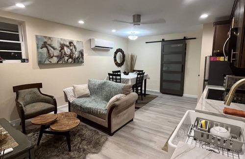 Fayetteville House | Cozy Studio Bungalow Minutes from TRILLITH STUDIOS & Piedmont Hospital