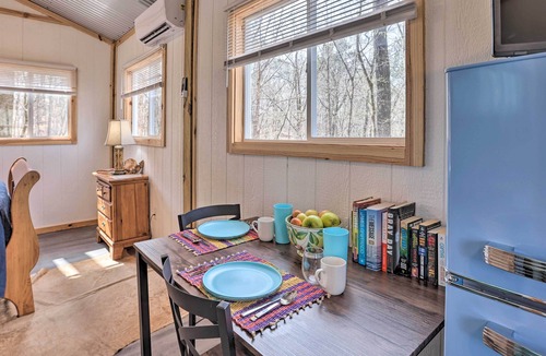 Tallassee Apartment | Cozy Studio Cabin in Tallassee w/Water View!