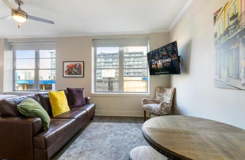 Central Business District House | Cozy Studio Near French Quarter, Superdome, Canal and Bourbon streets!