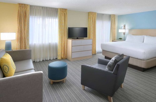 Gunter Afs Hotel | Cozy Suite near Alabama State Capitol & Museum! W/Pool Access and Free Parking!