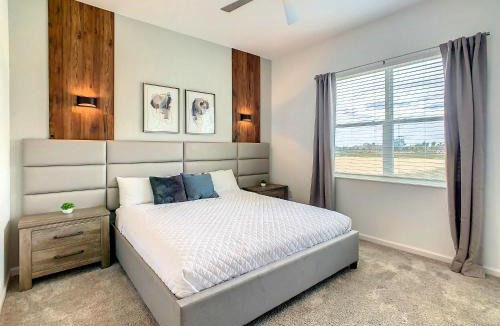 Four Corners House | Cozy Thematic 2BR with Console & Private Game Room