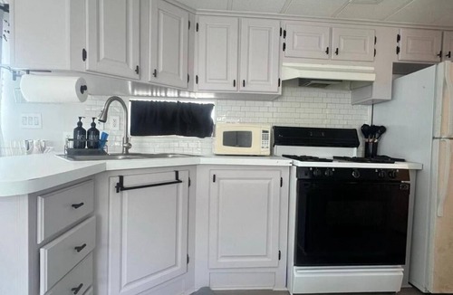 Davenport House | Cozy Tiny Mobile Home Near Disney